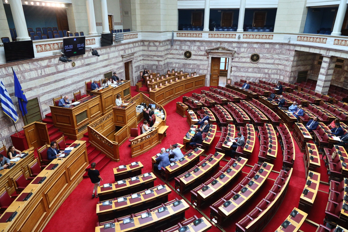 Eρώτηση οχτώ βουλευτών της Νέας Δημοκρατίας για τις φαρμακευτικές δαπάνες των χαμηλοσυνταξιούχων