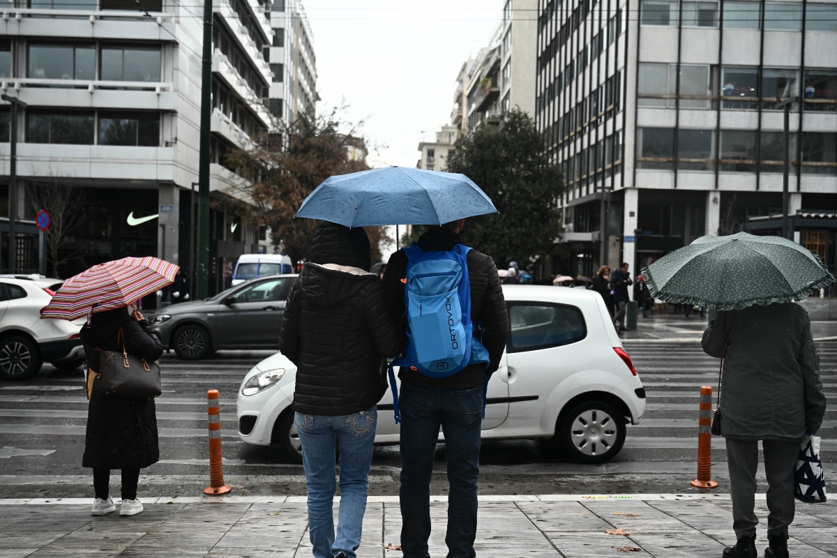 Στο έλεος της κακοκαιρίας «Atena» η χώρα