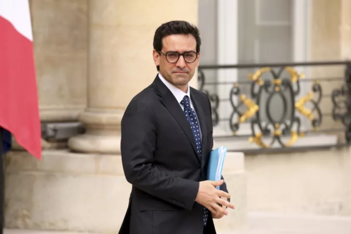 Γαλλία: Ο Μακρόν προτείνει τον Σεζουρνέ για Επίτροπο μετά την παραίτηση Μπρετόν