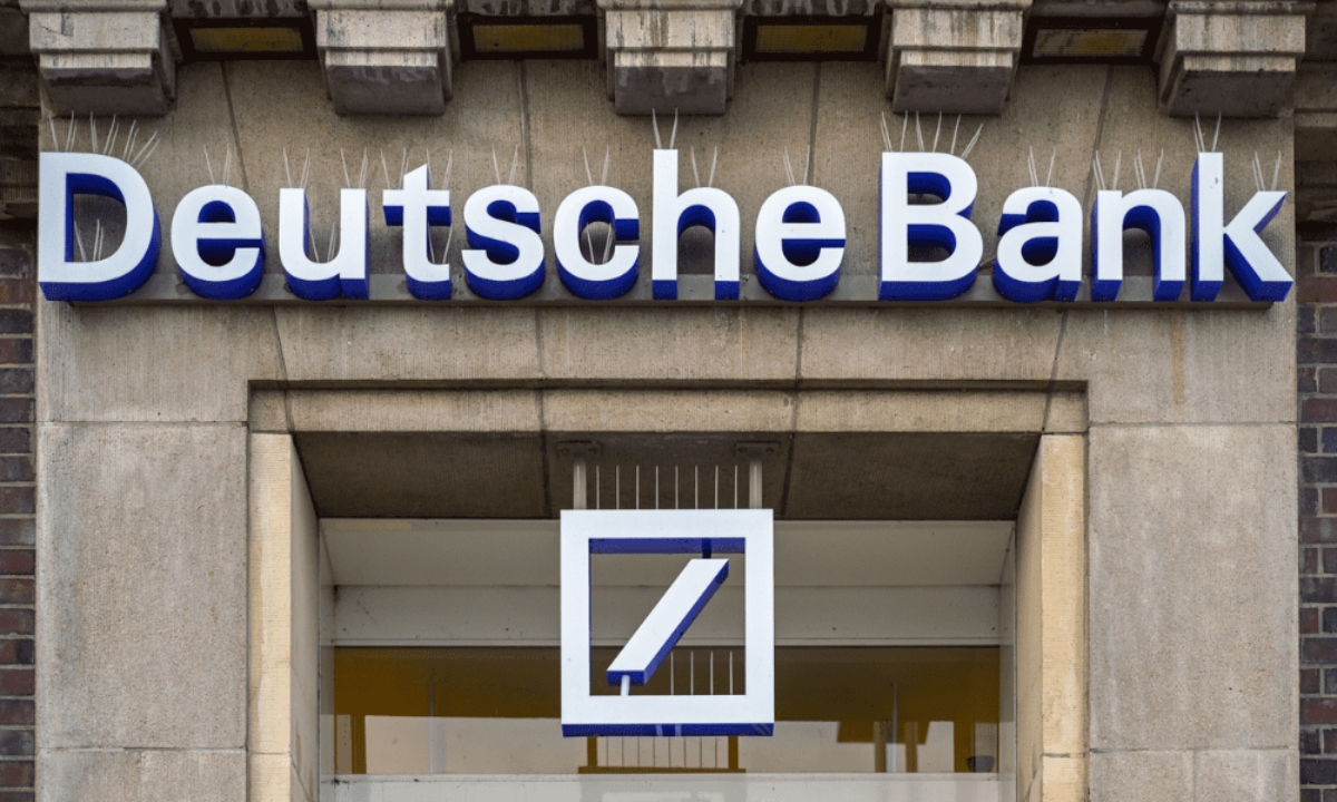 Deutsche Bank: Μην υποτιμάτε την πιθανότητα νέου σοκ στον πληθωρισμό
