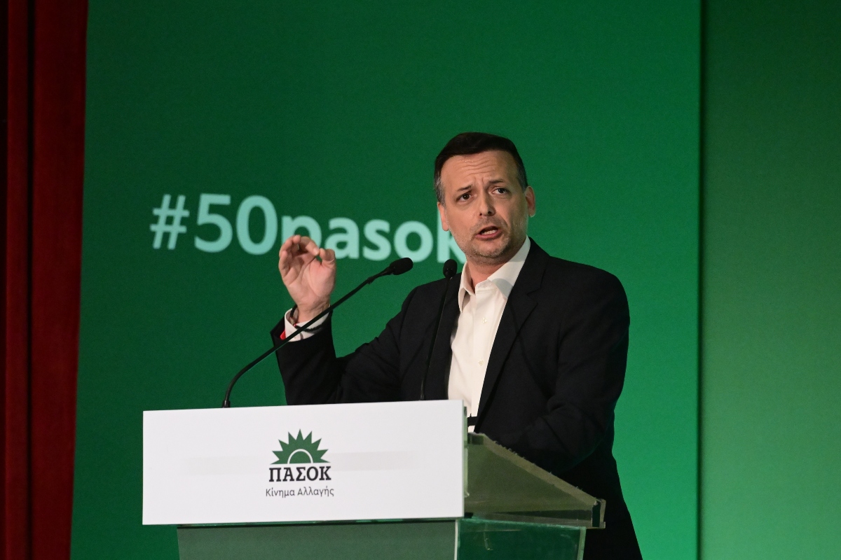 Δούκας κατά Ανδρουλάκη: Κάνει επίδειξη αλαζονείας, υποτιμά τους συνυποψηφίους του