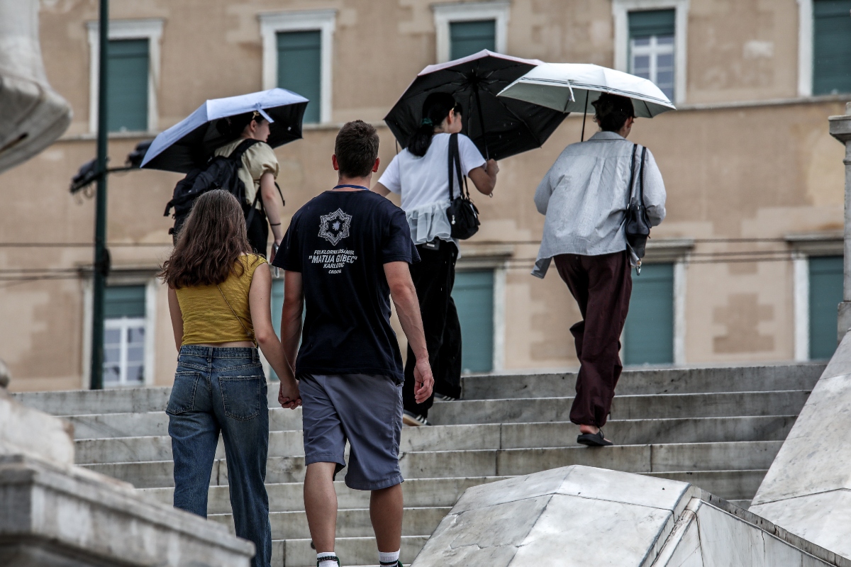 Έκτακτο δελτίο επιδείνωσης καιρού: Ραγδαία πτώση της θερμοκρασίας, ισχυροί άνεμοι και βροχές από την Κυριακή