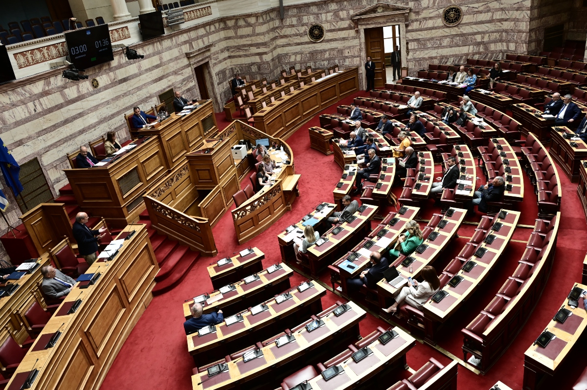 Γιατί υποχωρούν τα ποσοστά των κυβερνήσεων τον πρώτο χρόνο της δεύτερης τετραετίας;