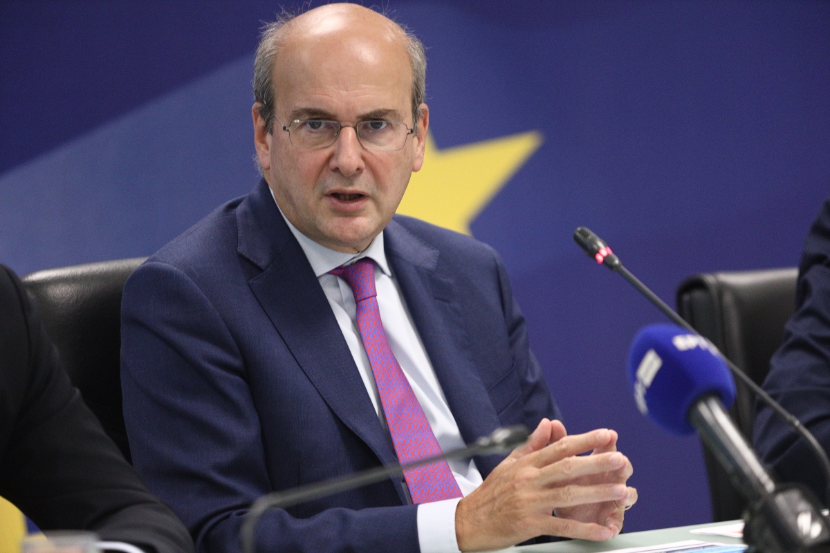 Χατζηδάκης: Έρχονται 12 νέες αυξήσεις αποδοχών για το 2025 και 12 μειώσεις φόρων