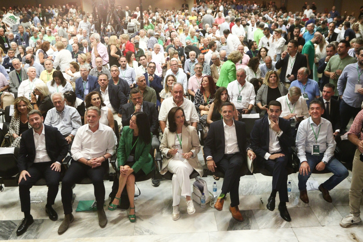 ΠΑΣΟΚ: Σε υψηλούς τόνους οι ομιλίες των υποψηφίων προέδρων