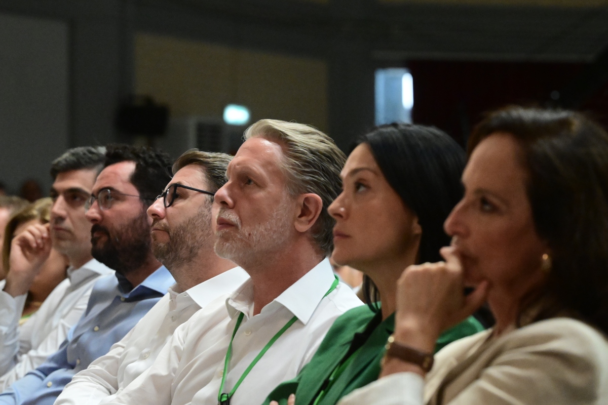 ΠΑΣΟΚ: Η μάχη εντυπώσεων των έξι υποψηφίων