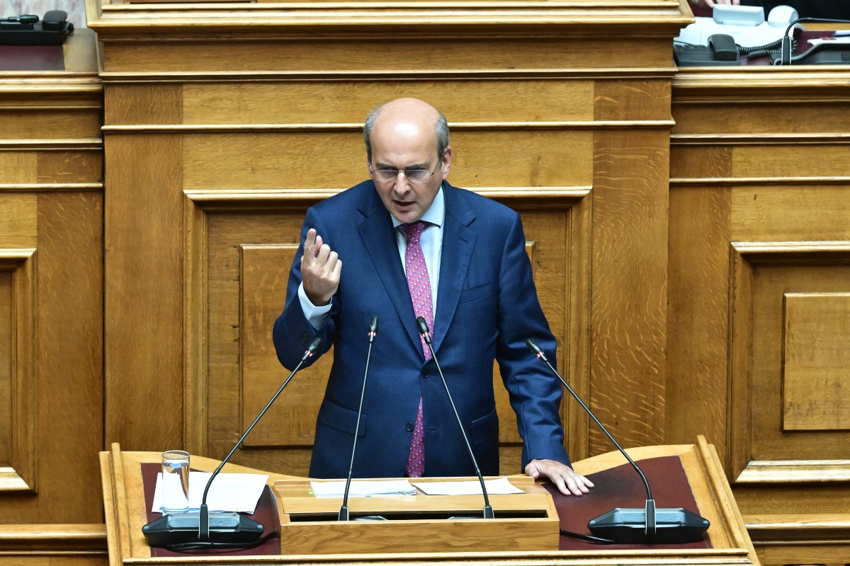 Χατζηδάκης: “Καμπάνες” σε όσους επικεφαλής καθυστερούν με τα πιστοποιητικά για τις φορολογικές δηλώσεις