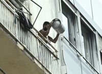 Αχαρνών – Λήξη στο θρίλερ: Στα χέρια της αστυνομίας ο 28χρονος που απειλούσε να ανατινάξει το τετράγωνο