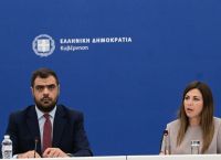 Ζαχαράκη: Η τριτεκνότητα αναγνωρίζεται εφ’όρου ζωής – Τι αλλάζει στα επιδόματα