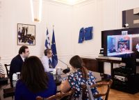 Με μαθητές της Γαύδου συνομίλησε ο Μητσοτάκης – «Αυτό που θέλουμε είναι να μείνετε στο νησί» Με μαθητές της Γαύδου συνομίλησε ο Μητσοτάκης – «Αυτό που θέλουμε είναι να μείνετε στο νησί»