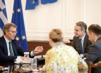 Feijóo Criticizes Spain’s Migration Policy, Praises Greece’s Approach During Athens Visit Feijóo Criticizes Spain’s Migration Policy, Praises Greece’s Approach During Athens Visit