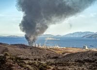 Φωτιά στις εγκαταστάσεις της Motor Oil – Μήνυμα του 112 για εκκένωση