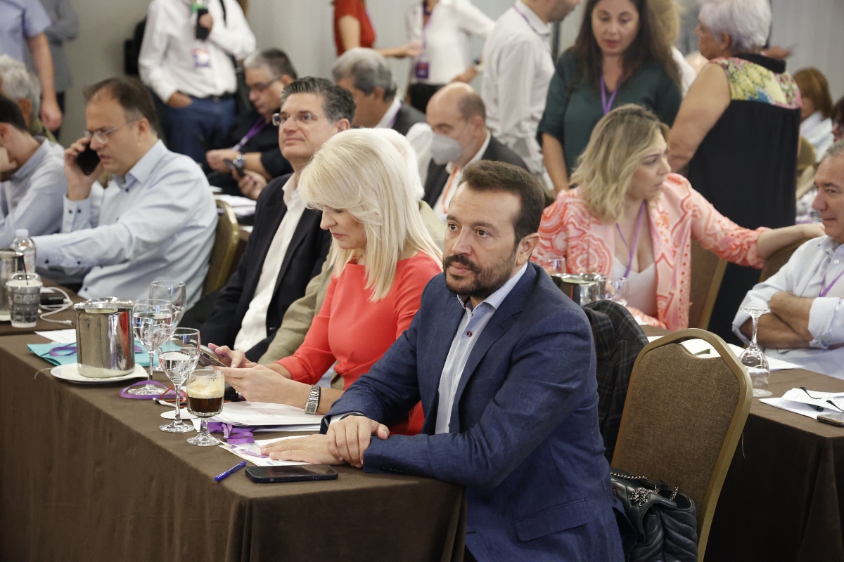 ΣΥΡΙΖΑ: «Οι ηγεσίες είναι ελεγκτέες και ανακλητές» μήνυμα του Νίκου Παππά στην Κεντρική Επιτροπής