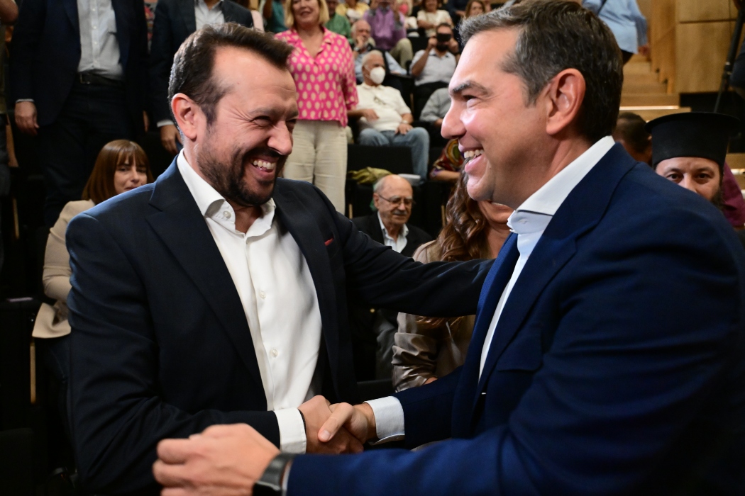 «Παρέλαση» βουλευτών του ΣΥΡΙΖΑ στη βράβευση του Τσίπρα – Ποιοι βρέθηκαν εκεί
