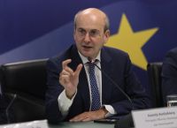 Χατζηδάκης για Μεσοπρόθεσμο 2025-28: Μέτρα στήριξης 1,2 δισ. για το 2025 και σταθερή αύξηση του ΑΕΠ