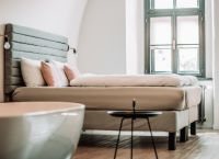 Άλμα 770% στις κλίνες των Airbnb μέσα σε μία 10ετία – Άμεση παρέμβαση ζητούν οι ξενοδόχοι