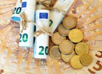 Ελληνική Οικονομία: Μείωση του πληθωρισμού και ανάπτυξη βλέπει η Τράπεζα της Ελλάδος για το 2024 και το 2025
