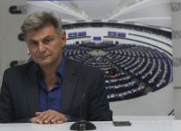 Φαραντούρης: ”Θα σκεφτώ σοβαρά να υποβάλω υποψηφιότητα για την προεδρία του ΣΥΡΙΖΑ”