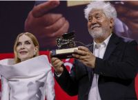 Φεστιβάλ Βενετίας: Χρυσός Λέοντας για τον Πέδρο Αλμοδόβαρ-Στη Κίντμαν το βραβείο Γυναικείας Ερμηνείας