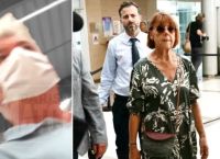 Γαλλία: Η στιγμή που ο Πελικό συλλαμβάνεται-Φωτογράφιζε γυναίκα κάτω από τη φούστα σε σούπερ μάρκετ