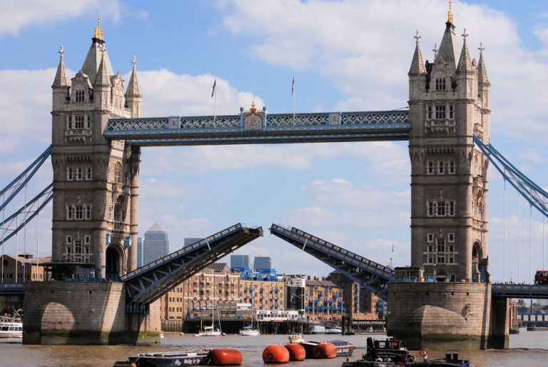 Greece looks good to UK’s rich