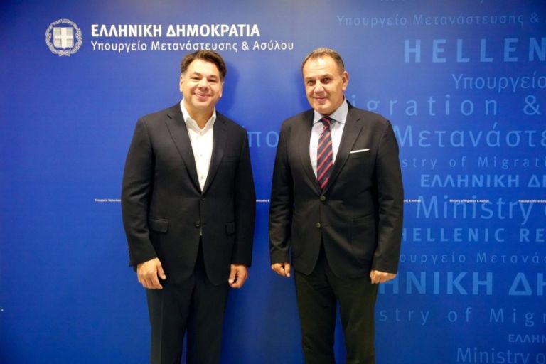 Συνάντηση Υπουργού Μετανάστευσης με τον Πρέσβη των Η.Π.Α. στην Αθήνα, κ. Γιώργο Τσούνη