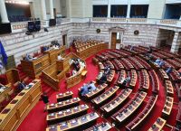 Ποιο εκλογικό μοντέλο επεξεργάζεται η κυβέρνηση