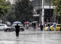 Φθινοπωρινό σκηνικό με πτώση της θερμοκρασίας και βροχές