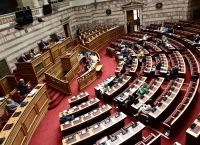 Γιατί υποχωρούν τα ποσοστά των κυβερνήσεων τον πρώτο χρόνο της δεύτερης τετραετίας;