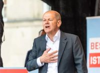 Βρανδεμβούργο: «Φιλί της ζωής» για τον Σολτς η νίκη του SPD