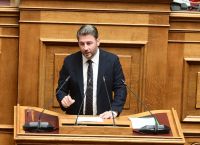 ΠΑΣΟΚ: Σε κρίση ηγεσίας και ταυτότητας