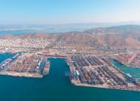 Μείωση κατά 10,7% στη διακίνηση εμπορευματοκιβωτίων στο λιμάνι του Πειραιά Μείωση κατά 10,7% στη διακίνηση εμπορευματοκιβωτίων στο λιμάνι του Πειραιά