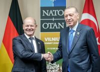 Συμφωνία Σολτς – Ερντογάν: Η Γερμανία απελαύνει εκατοντάδες μετανάστες προς την Τουρκία