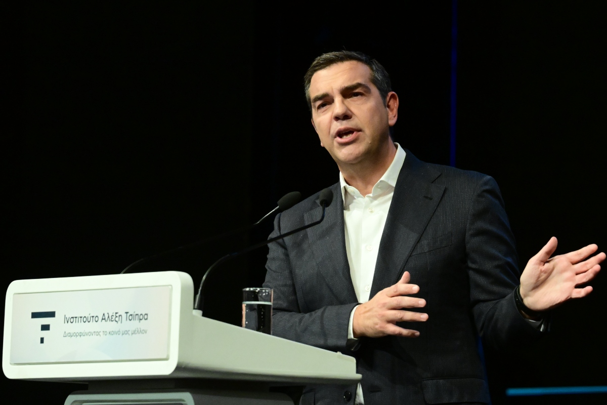 Πολλαπλά μηνύματα Τσίπρα: “Δεν ήμουν ποτέ θιασώτης του αναχωρητισμού” -Τα “καρφιά” κατά Κασσελάκη