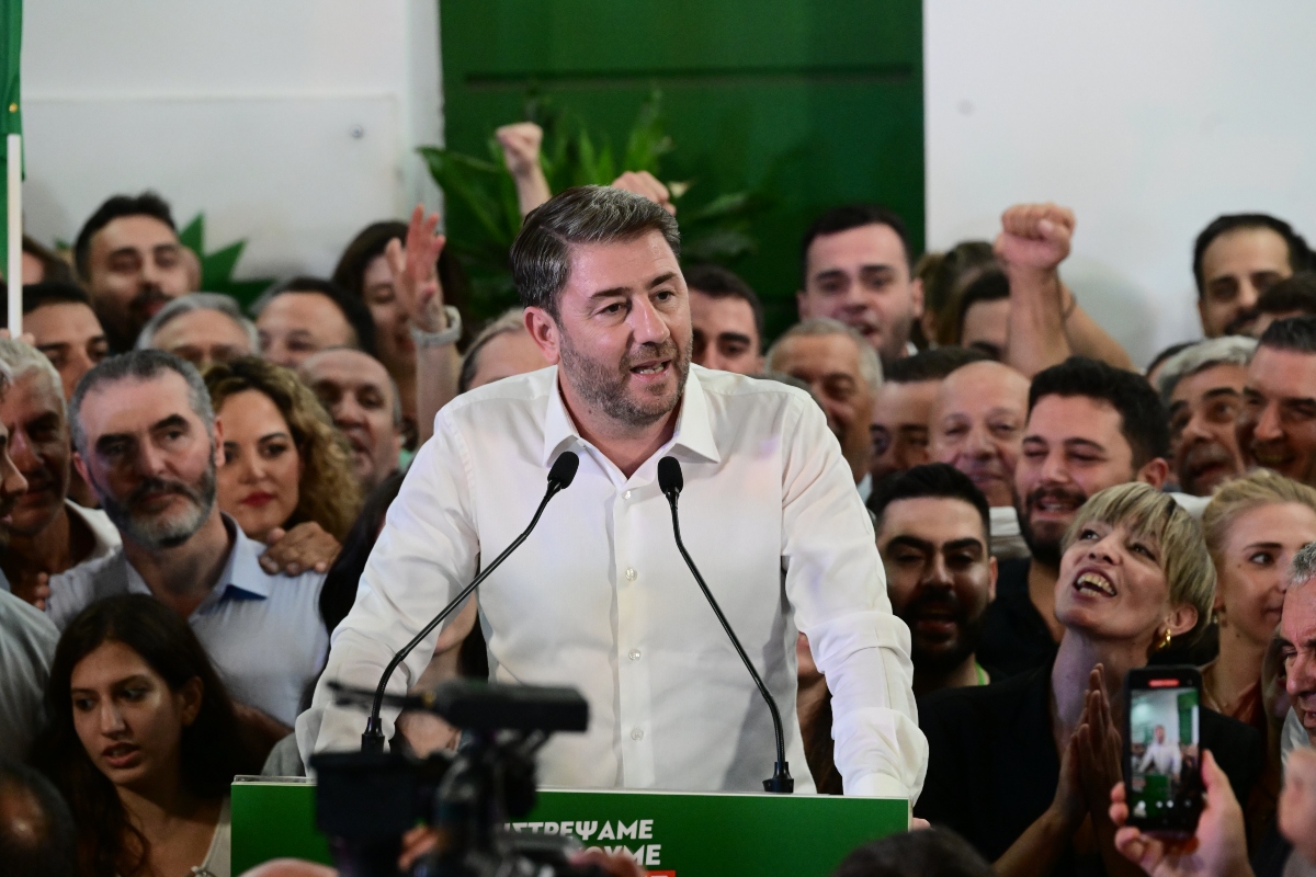 Ο Ανδρουλάκης ολοκληρώνει την αναδιοργάνωση του ΠΑΣΟΚ