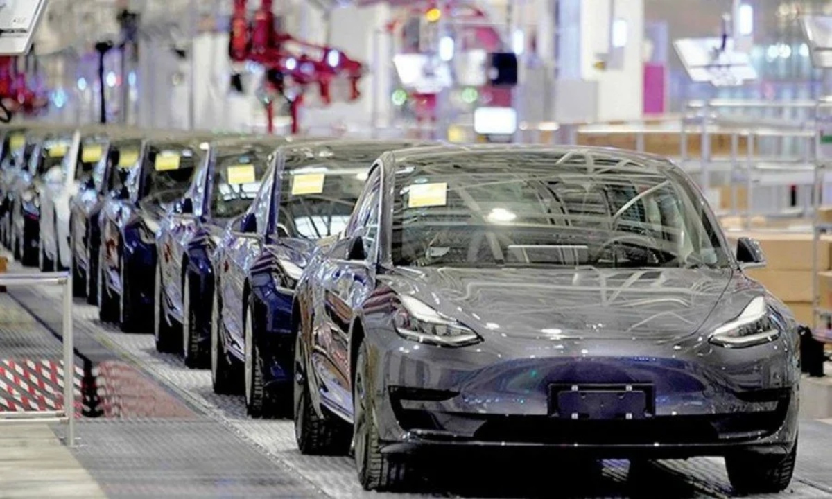 Tesla: Aπογειώθηκε η μετοχή της μετά την τολμηρή πρόβλεψη του Μασκ για τα EV