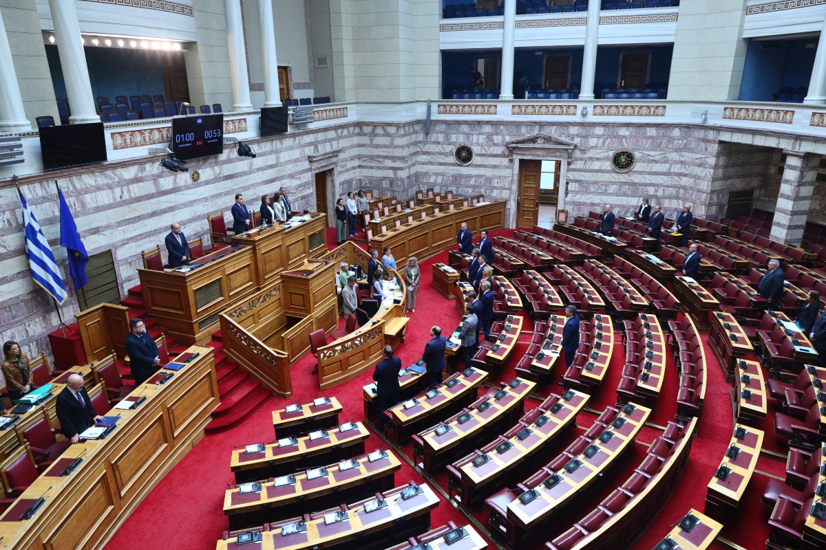 Βουλή: «Πρεμιέρα» στη μάχη κυβέρνησης και ΠΑΣΟΚ