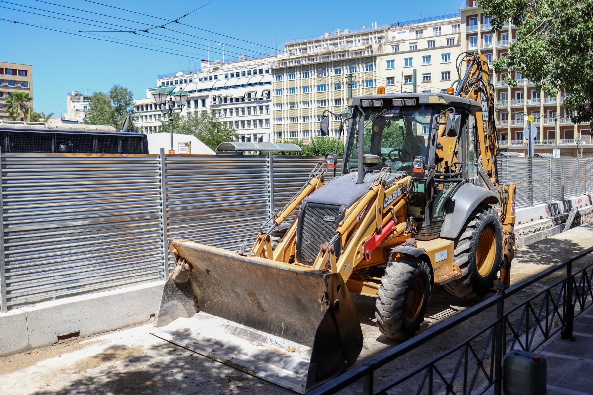 Δήμος Αθηναίων: Μέτρα κατά της «ασυδοσίας» έργων σε δρόμους – πεζοδρόμια