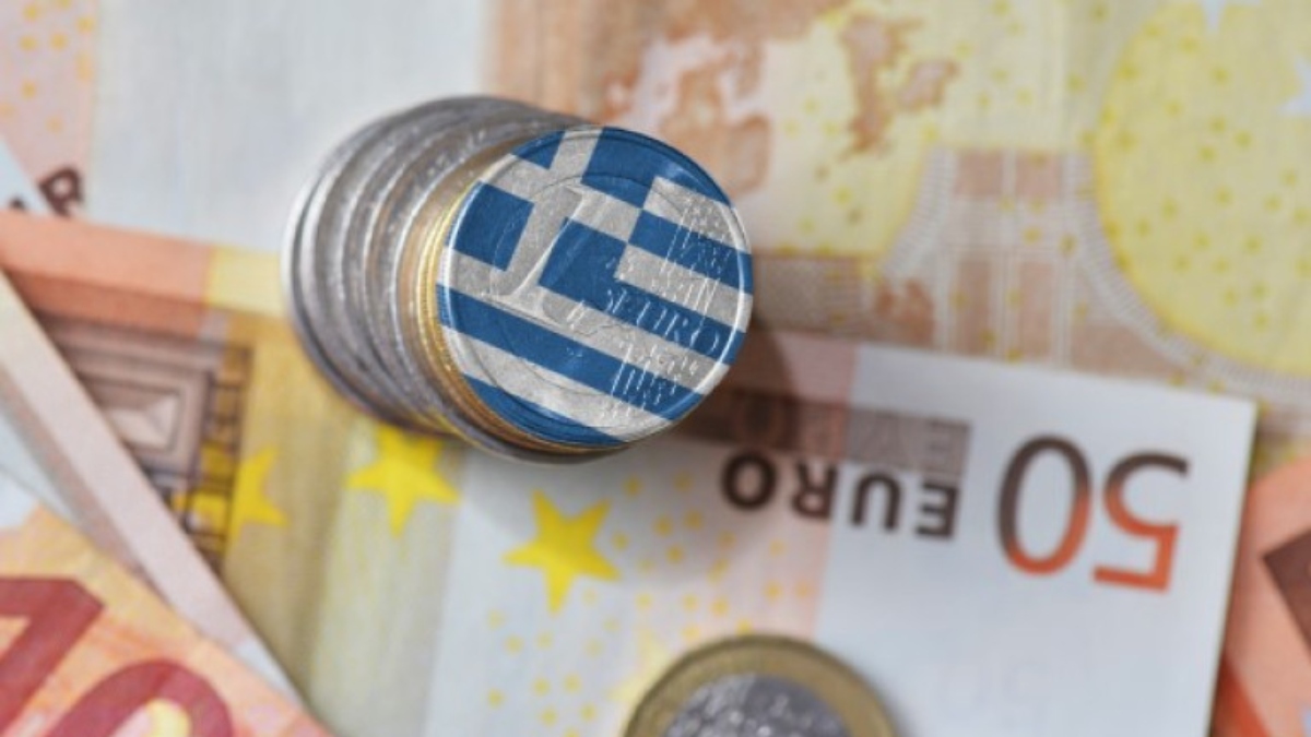 «Ανάσα» για την ελληνική οικονομία η ταχύτερη μείωση των επιτοκίων της ΕΚΤ