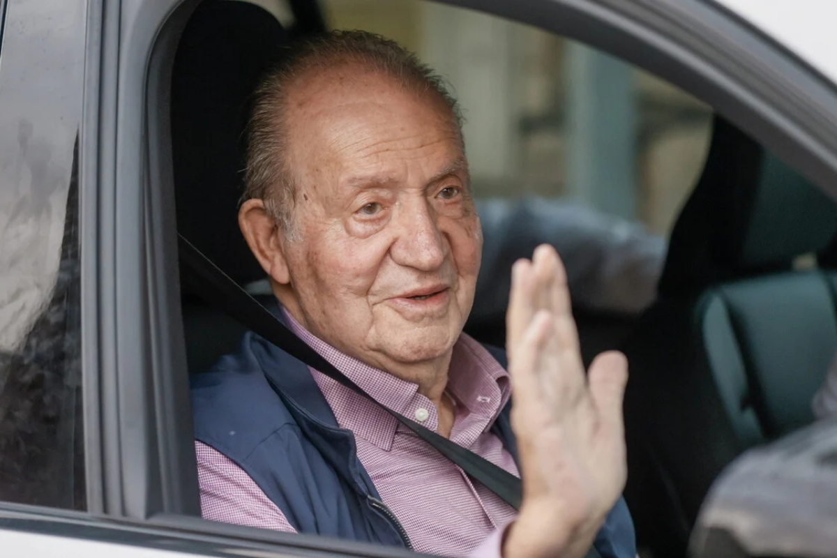Ο αυτοεξόριστος Χουάν Κάρλος γράφει τα απομνημονεύματά του: «Σκάνδαλα εν όψει…»