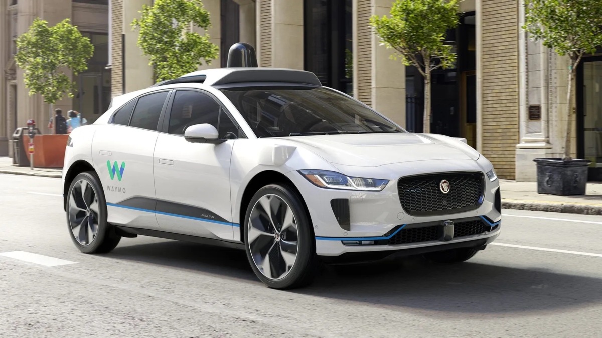 Η Waymo επεκτείνει τις διαδρομές των ρομποταξί της με επένδυση $5,6 δισ.