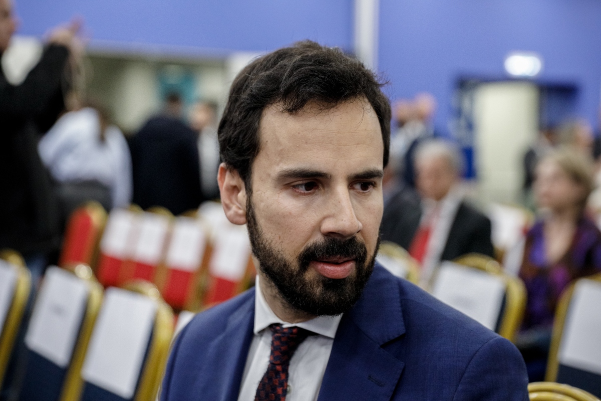 Ρωμανός για Αφροδίτη Λατινοπούλου: Δεν αποχώρησε οικειοθελώς από τη ΝΔ, αλλά απομακρύνθηκε
