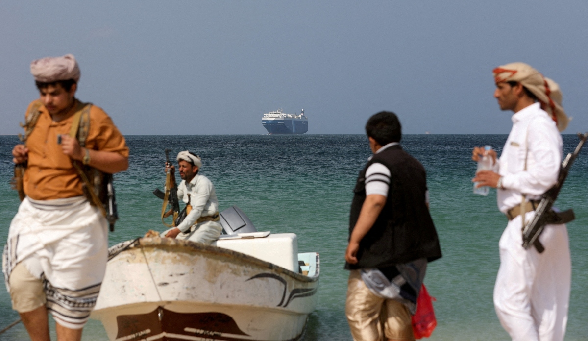WSJ: Η Ρωσία «βοήθησε» τους Χούθι της Υεμένης να επιτεθούν σε δυτικά πλοία