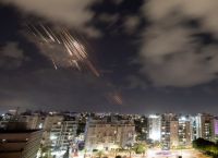 Πετρέλαιο: Ζωντανεύει ο εφιάλτης του Στενού του Ορμούζ – Τα σενάρια για τιμή στα 350 δολάρια