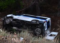 Καισαριανή: Ασθενοφόρο τούμπαρε σε χαράδρα – Οδηγός και συνοδός βγήκαν μόνοι τους από το όχημα Καισαριανή: Ασθενοφόρο τούμπαρε σε χαράδρα – Οδηγός και συνοδός βγήκαν μόνοι τους από το όχημα
