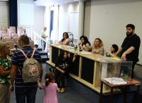 Εικόνες από τον κόσμο του ΠΑΣΟΚ: 181.657 άτομα έχουν ψηφίσει μέχρι τώρα [vid]