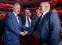 Νέα κοινή εμφάνιση Καραμανλή – Σαμαρά στα βραβεία του Επαγγελματικού Επιμελητηρίου Αθηνών Νέα κοινή εμφάνιση Καραμανλή – Σαμαρά στα βραβεία του Επαγγελματικού Επιμελητηρίου Αθηνών