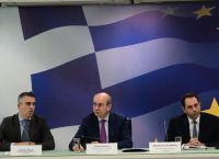 Χατζηδάκης: Το νέο φορολογικό νομοσχέδιο – Τι αλλάζει σε τέλος επιτηδεύματος, ΕΝΦΙΑ, φιλοδωρήματα