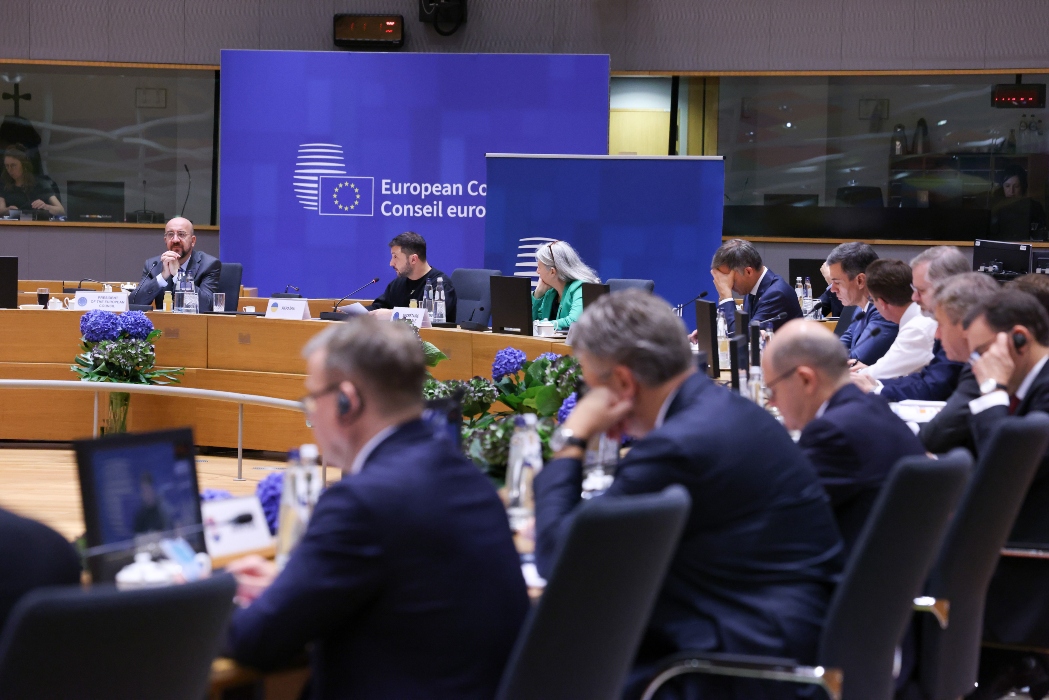 EU leaders set course for tougher policy to send back irregular migrants