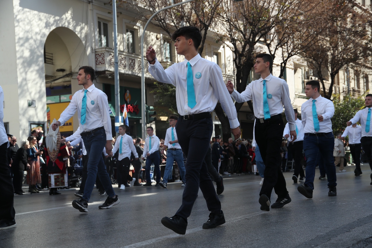 Θεσσαλονίκη: Ολοκληρώθηκε η μαθητική παρέλαση [vid]